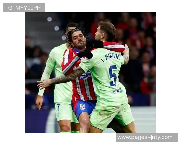 西甲联赛频现球场侮辱事件巴萨西蒙尼及多名裁判遭波及